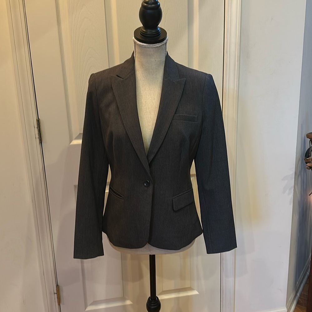 Grey International Concepts size 4 petite blazer